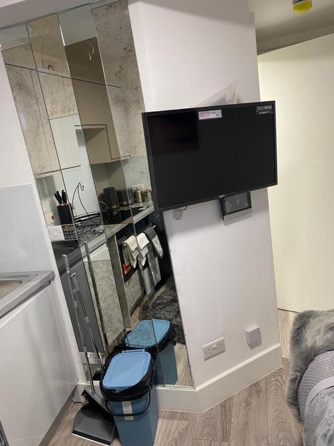 Small But Cozy Studio, Great Tube Connection London Exterior photo